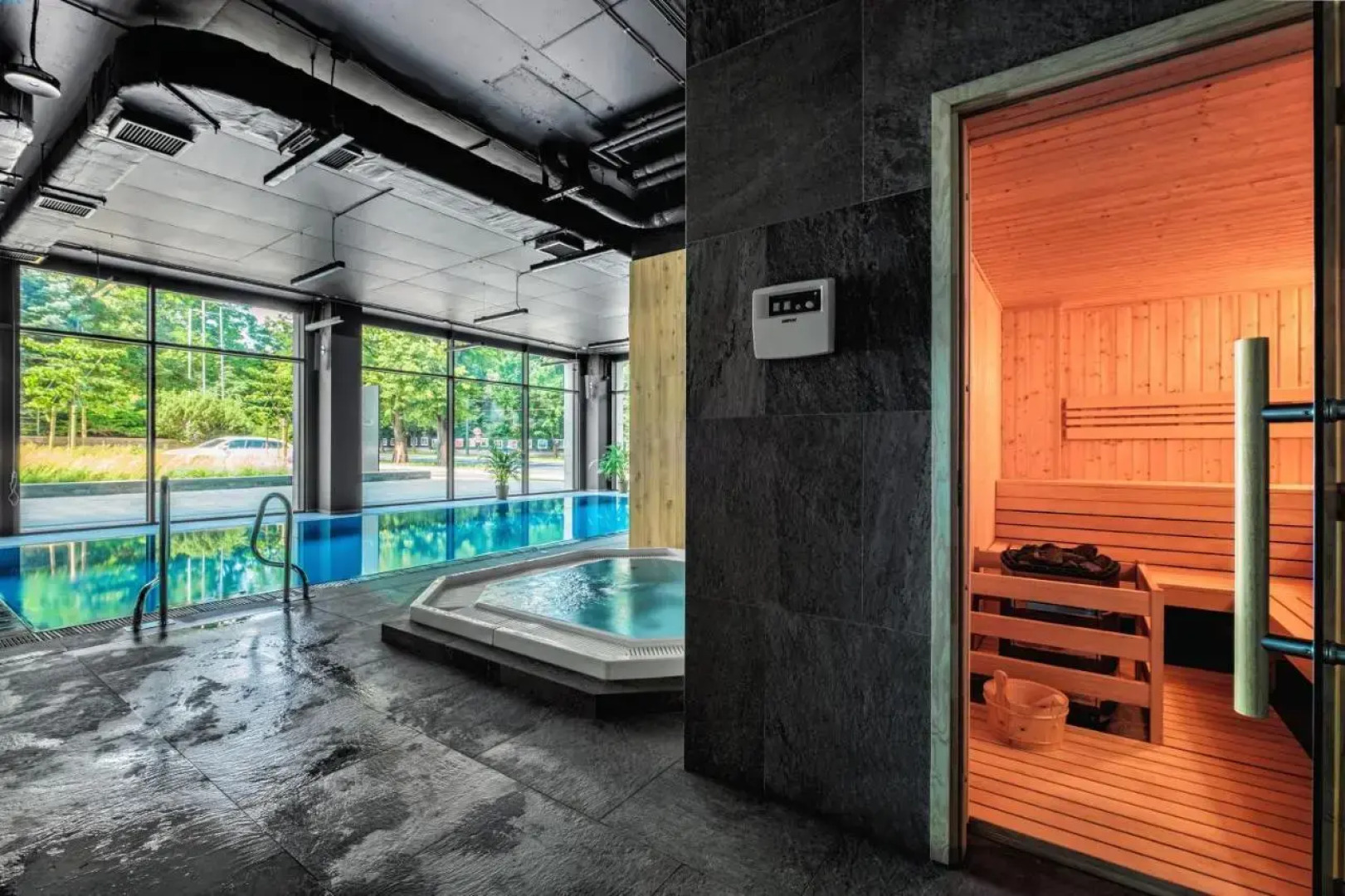 PLATiNIUM RESIDENCE&SPA BASEN-SAUNA CENTRUM