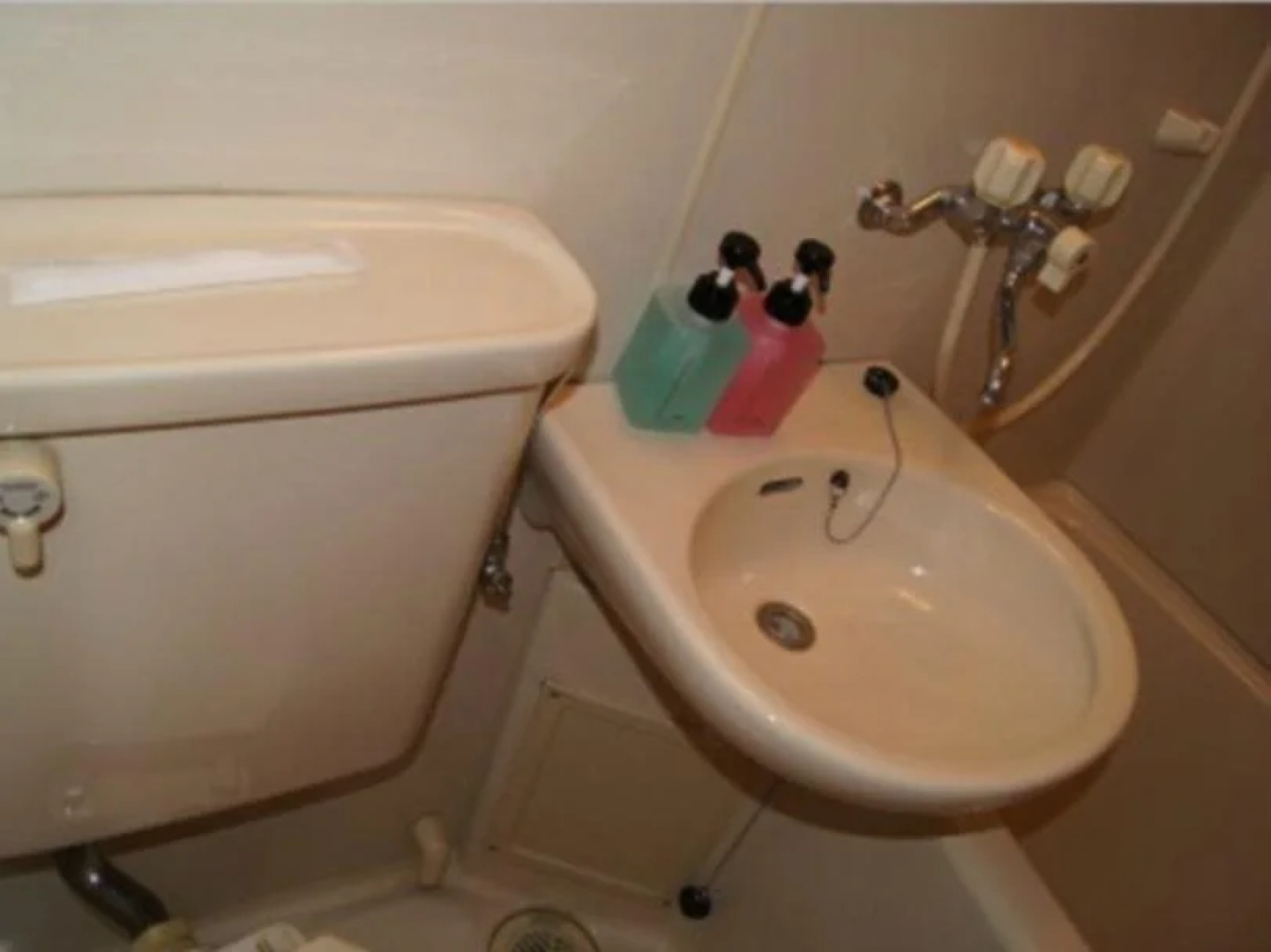 Iwakura Station Hotel