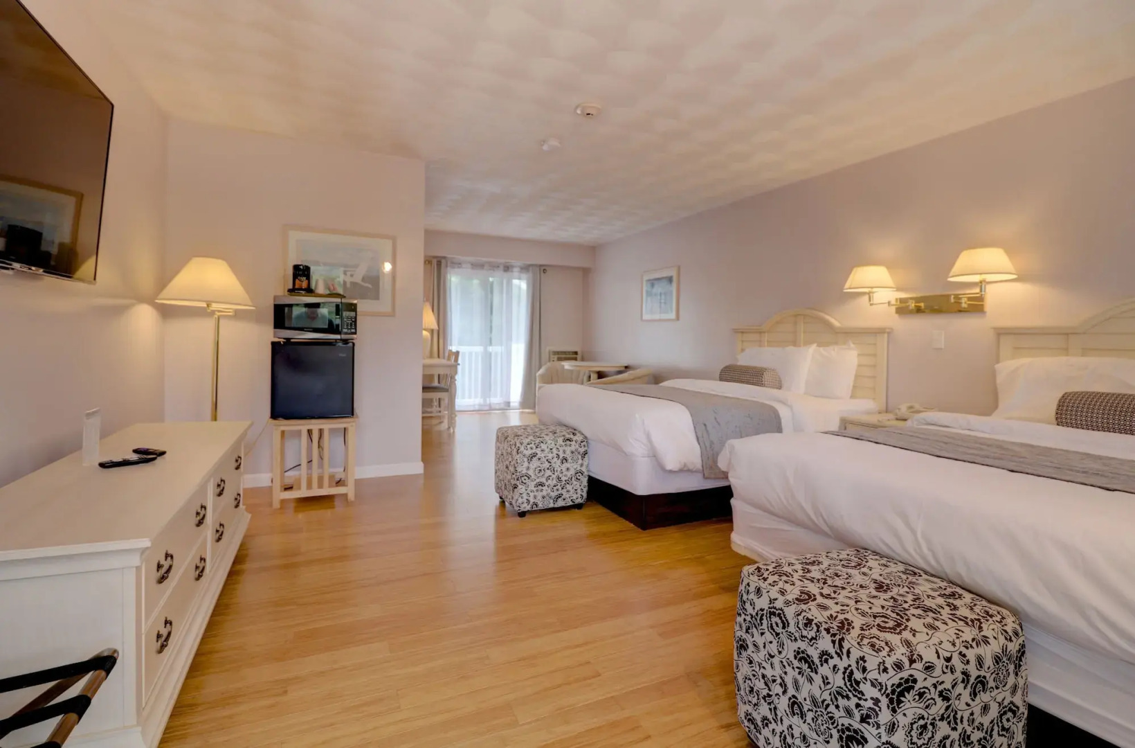 Hamilton Village Inn