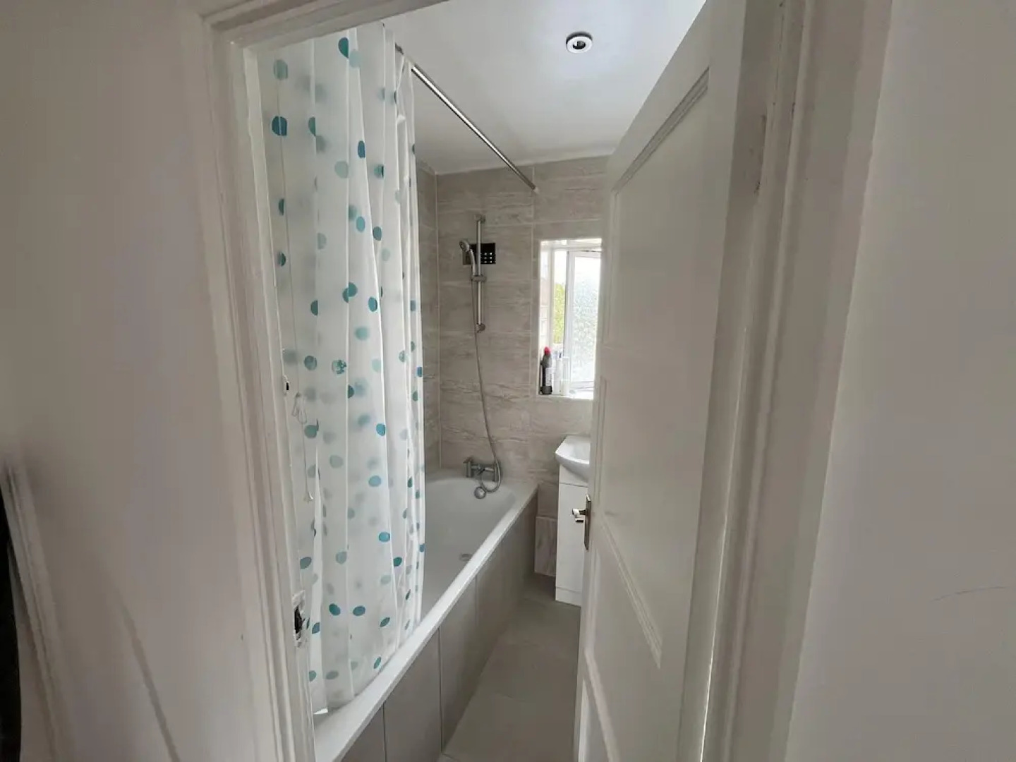 BnJ Luxury 2 Bedroom Cozy Retreat in Borehamwood