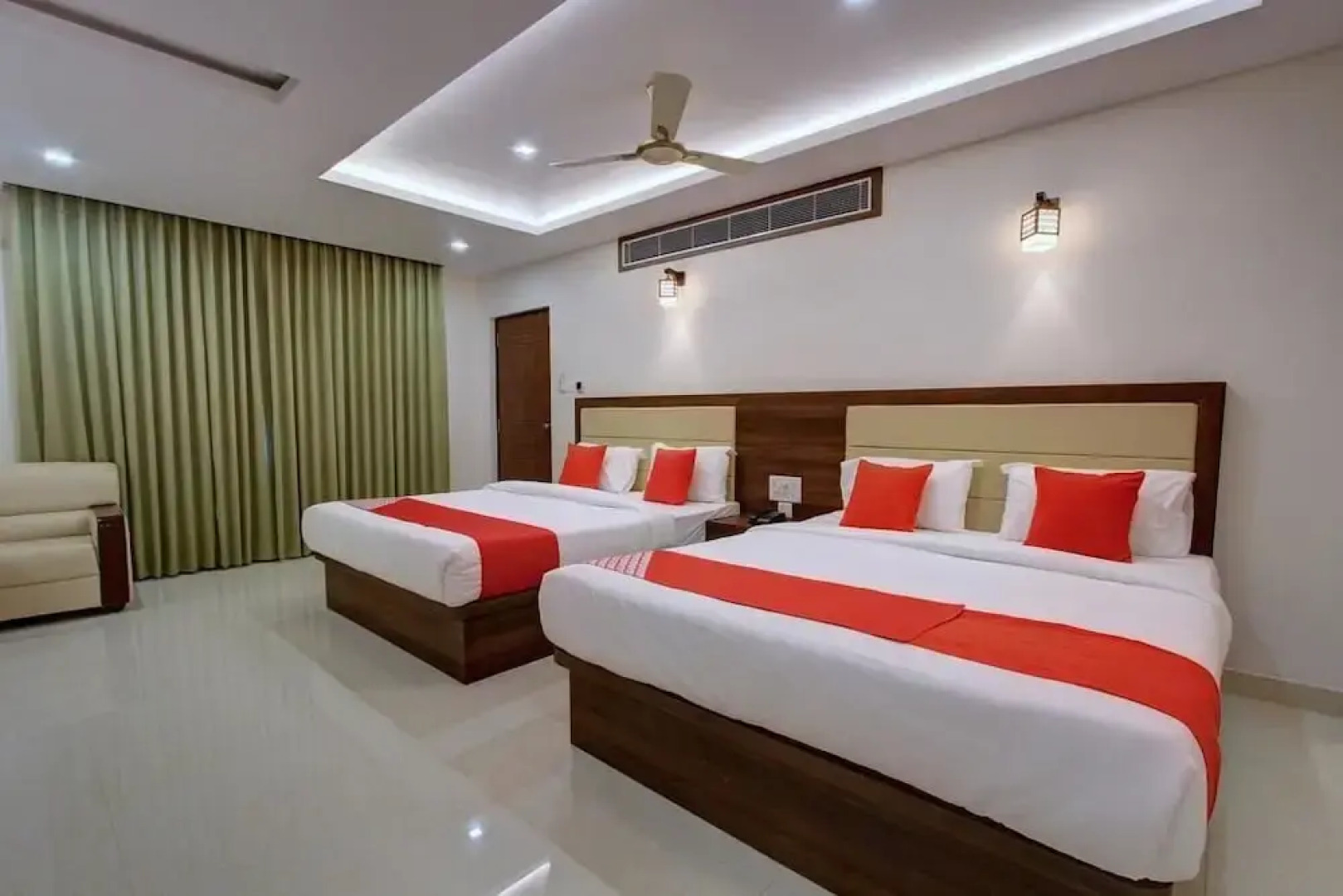 Hotel Ambika International Byndoor