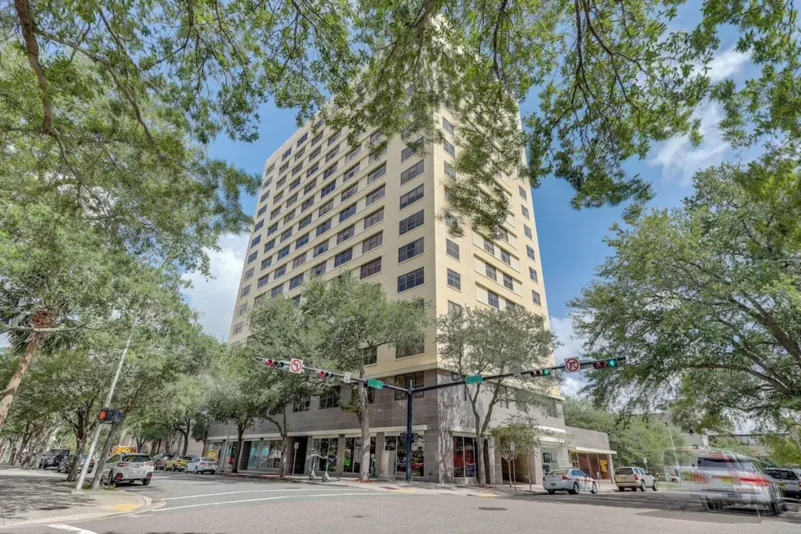 Downtown Studio w/ City Views in Jacksonville!