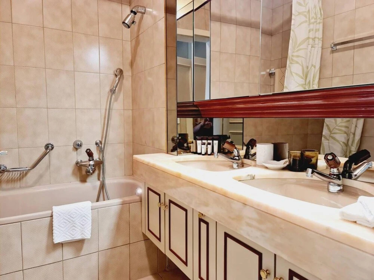 Lovely 3-bed Apartment in Veytaux