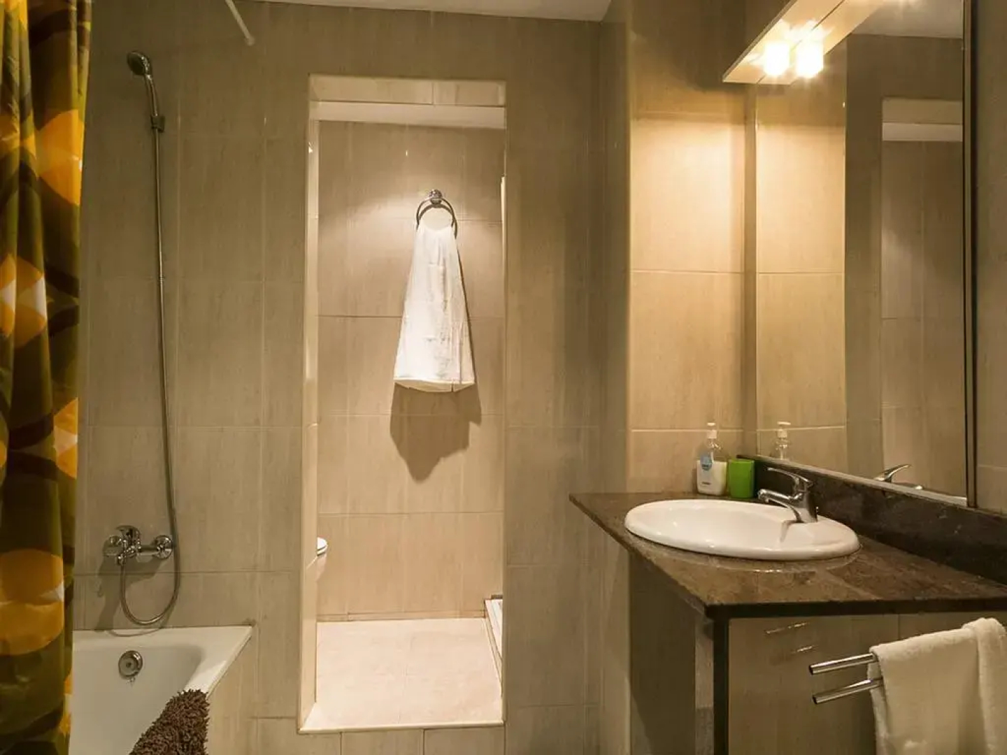 Cosy and Bright Flat