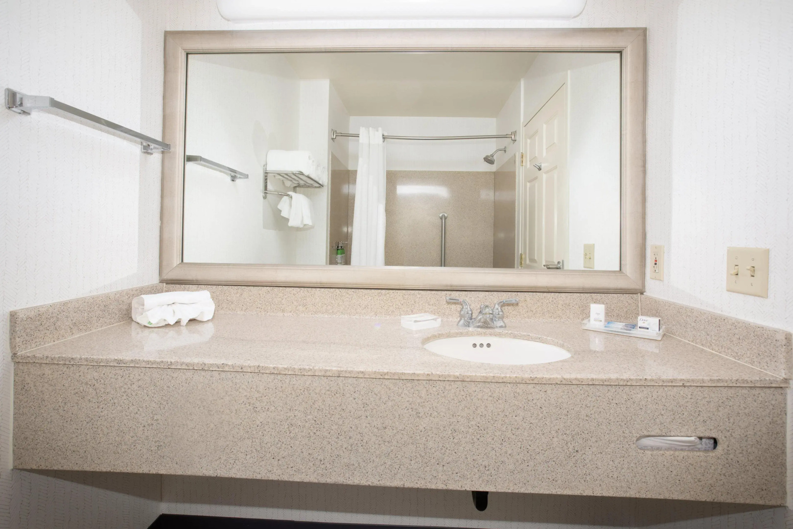 Holiday Inn & Suites Goodyear - West Phoenix Area by IHG