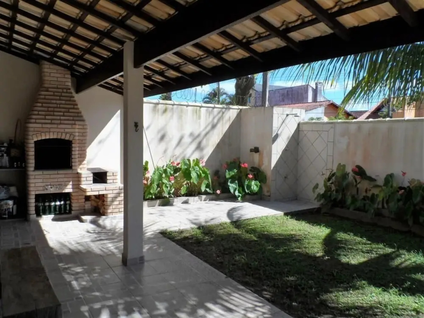 P003 Casa c 3 Dorm. Apenas 150m da Praia