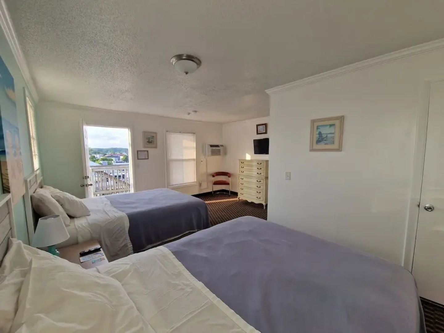 Sandcastle Beachfront Inn