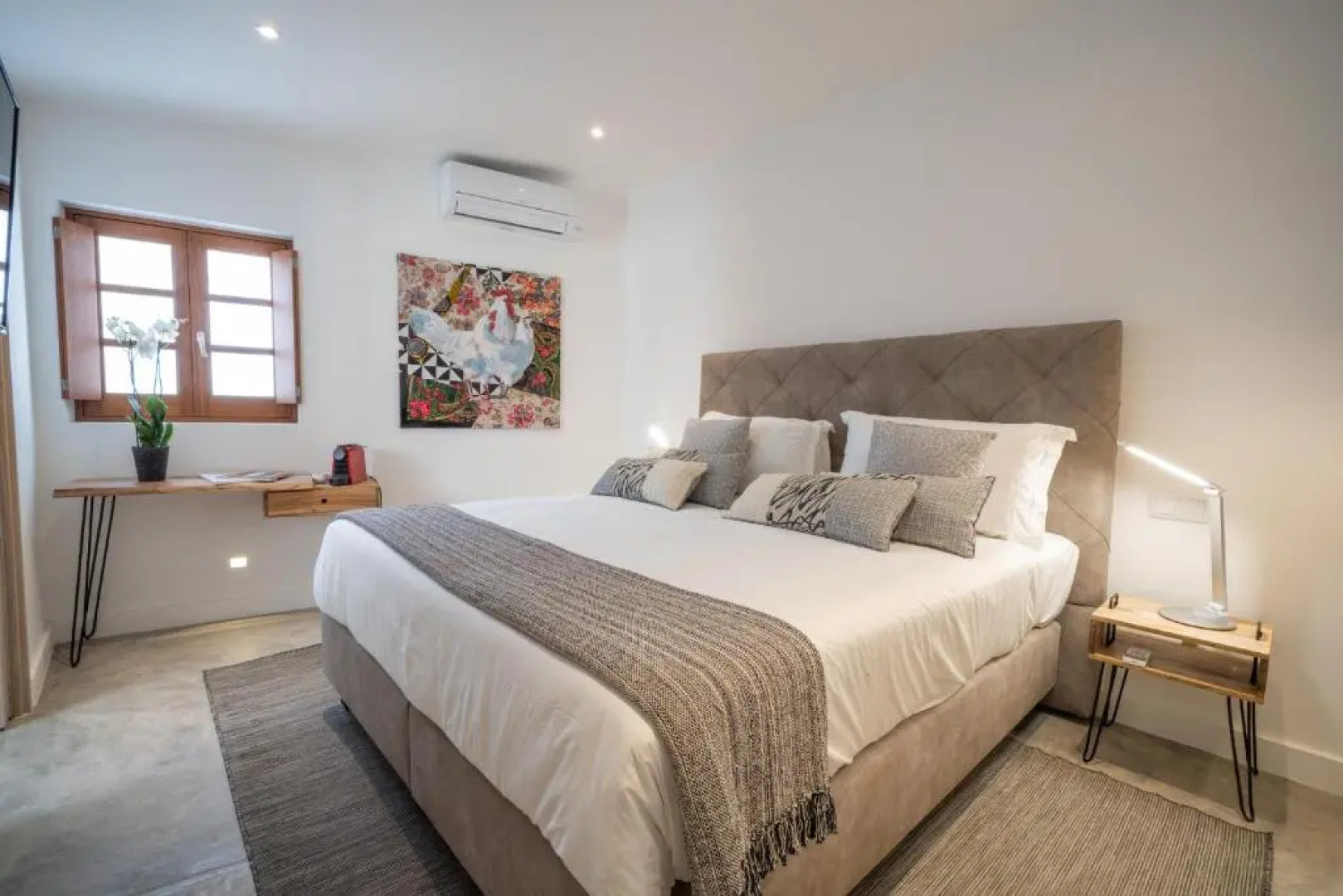 Eleven, Boutique luxury house & garden