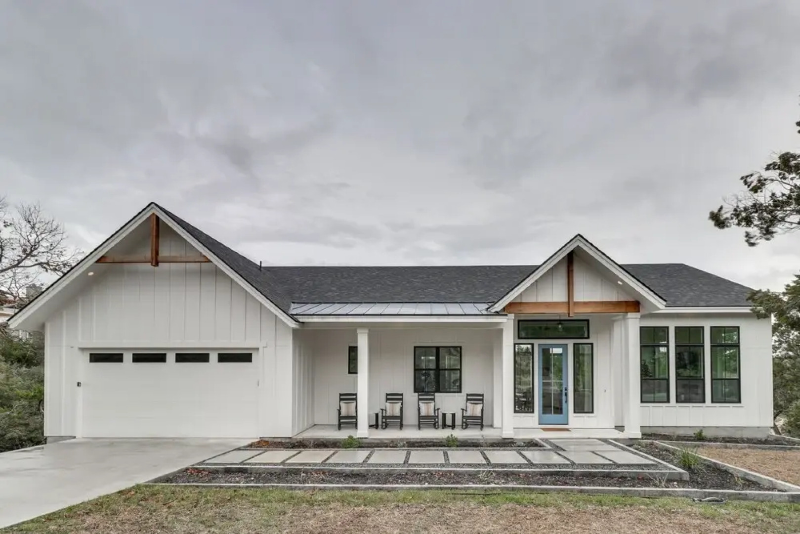 Walk to Beach: Farmhouse w Lake Travis Views