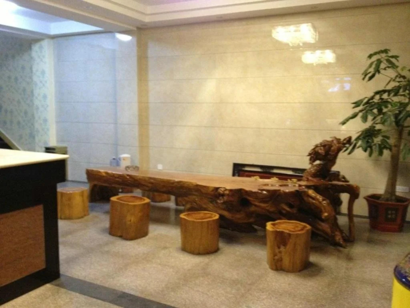 Baoshan Huarong Inn