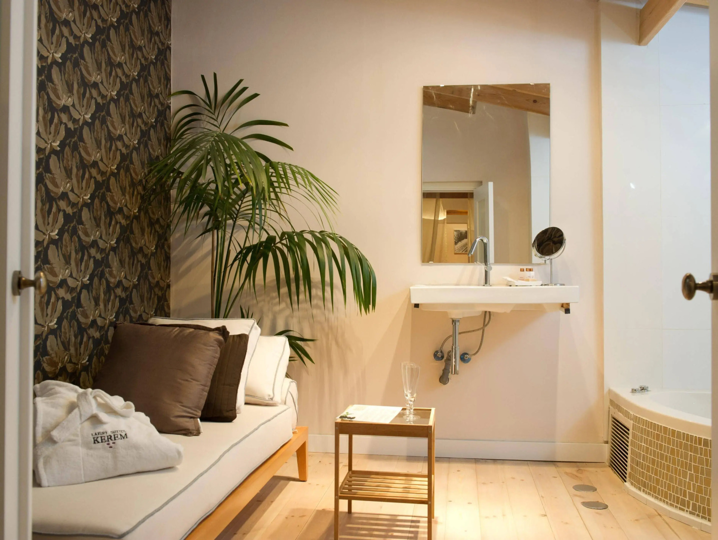 Hakerem Luxury Suites