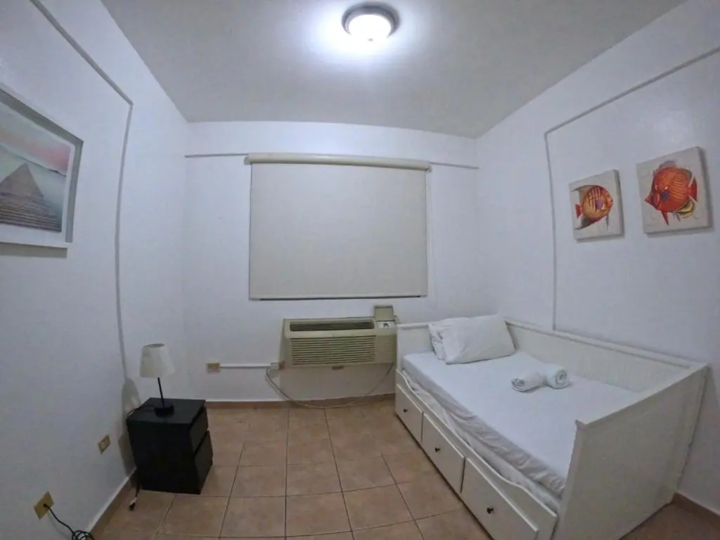 In Joyuda Beach, Apartment with Pool & Basketball Court