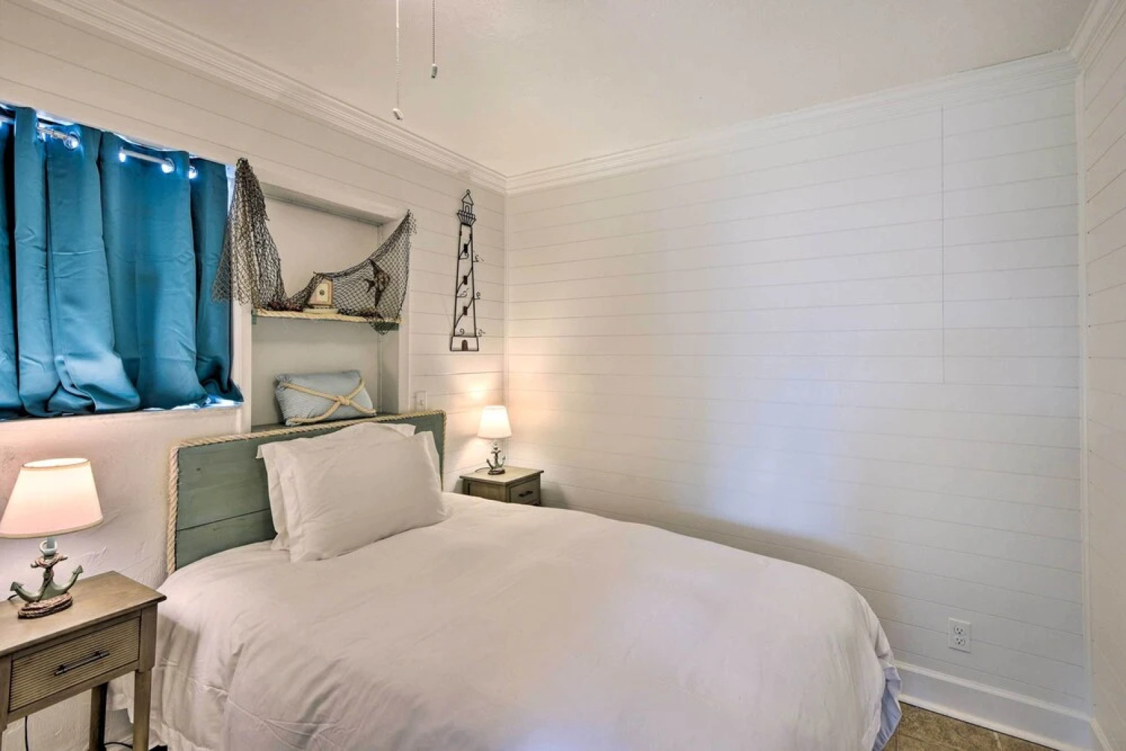 Ormond Beach Retreat w/ Deck - Steps to Ocean!