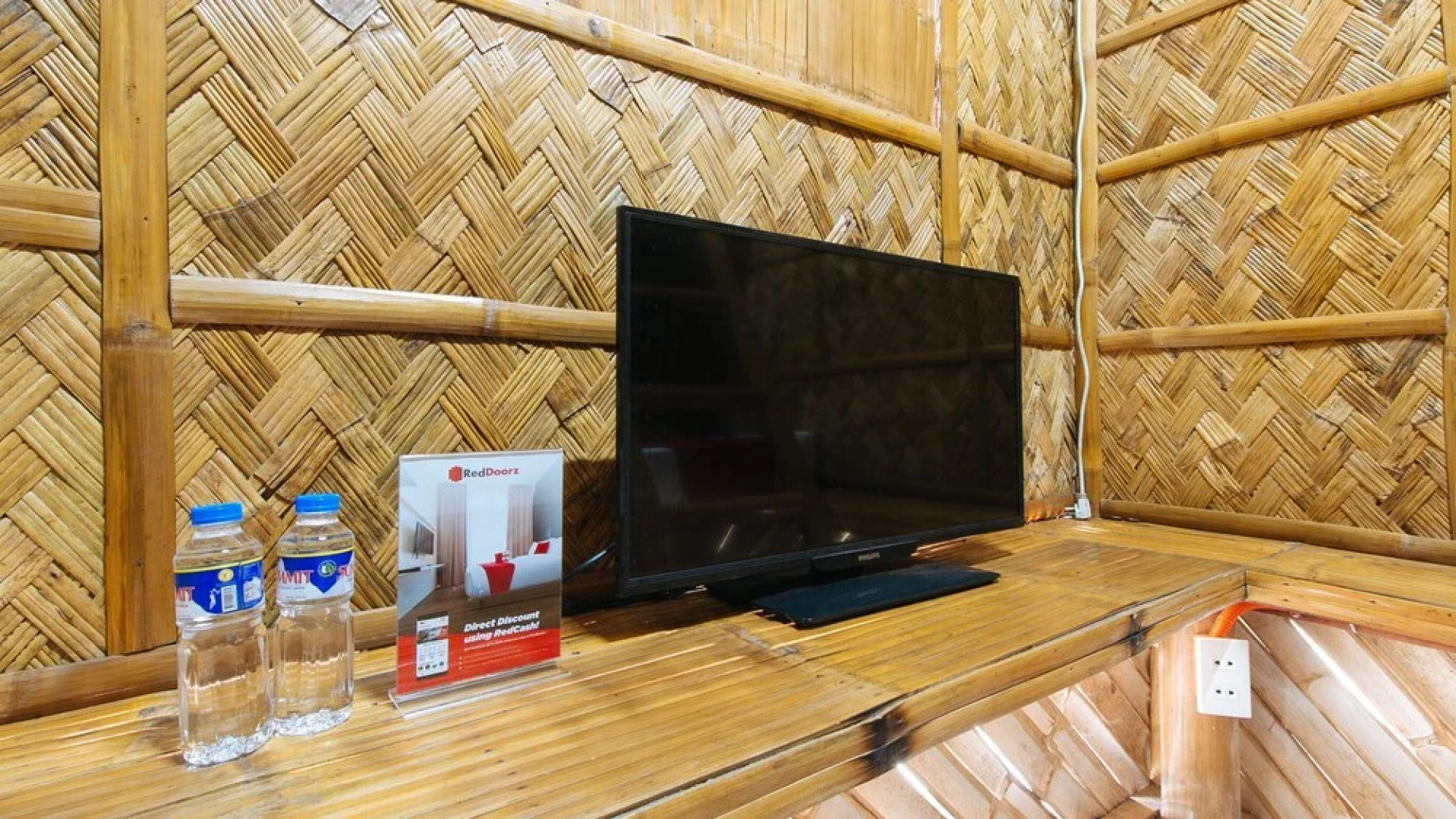 RedDoorz Premium @ Trece Indang Road