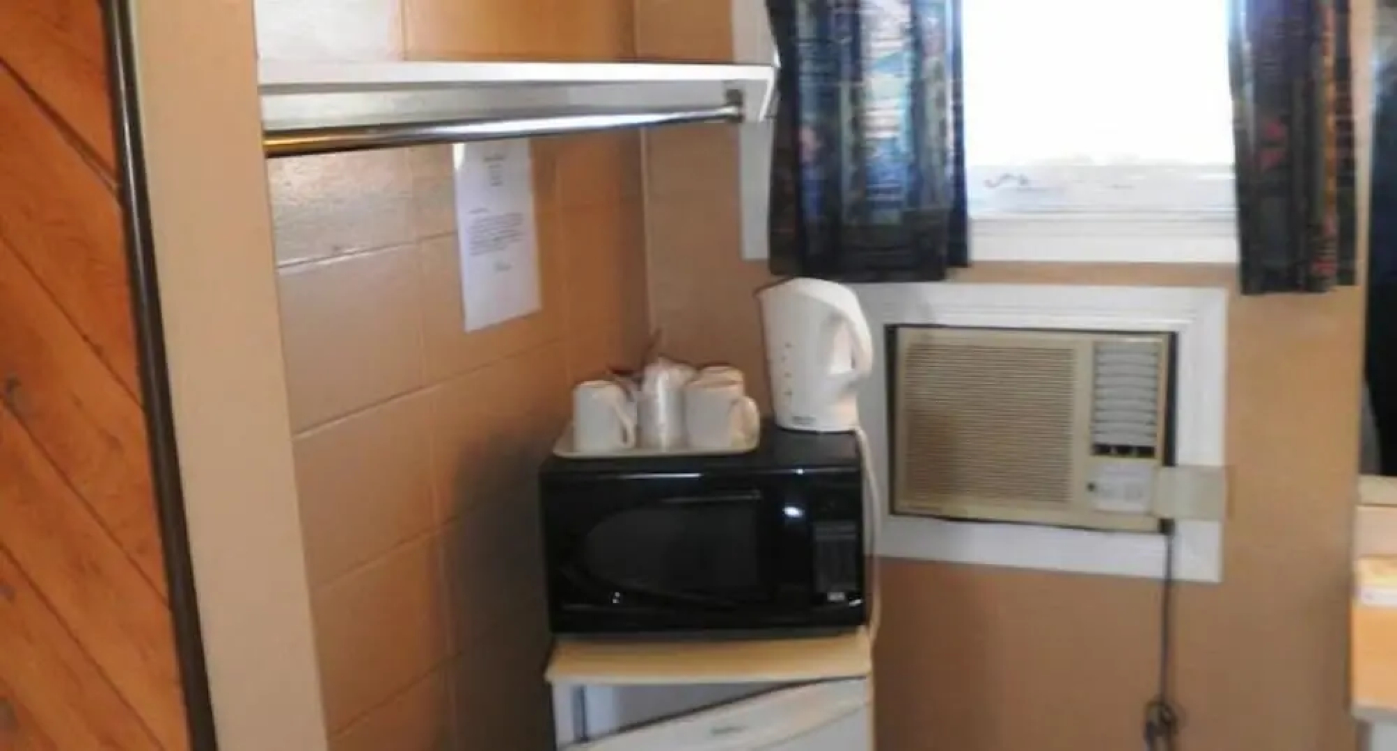 Aquarius Motel