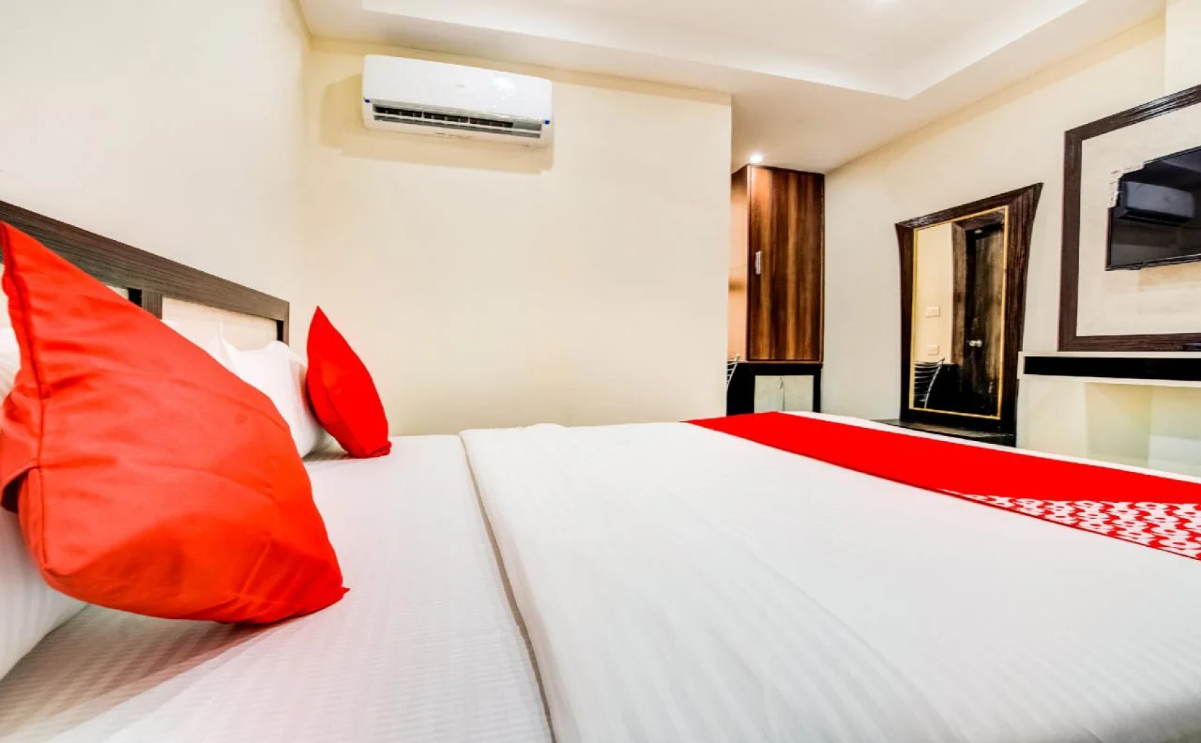 The Grand Yash By OYO Rooms