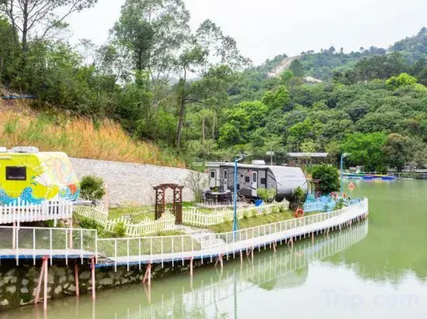 Yanying Lake Forest Valley homestay