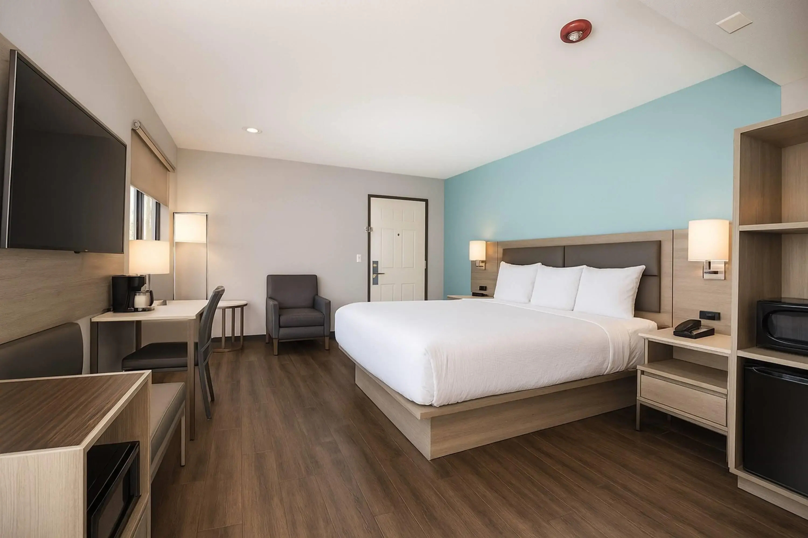 Travelodge by Wyndham LAX