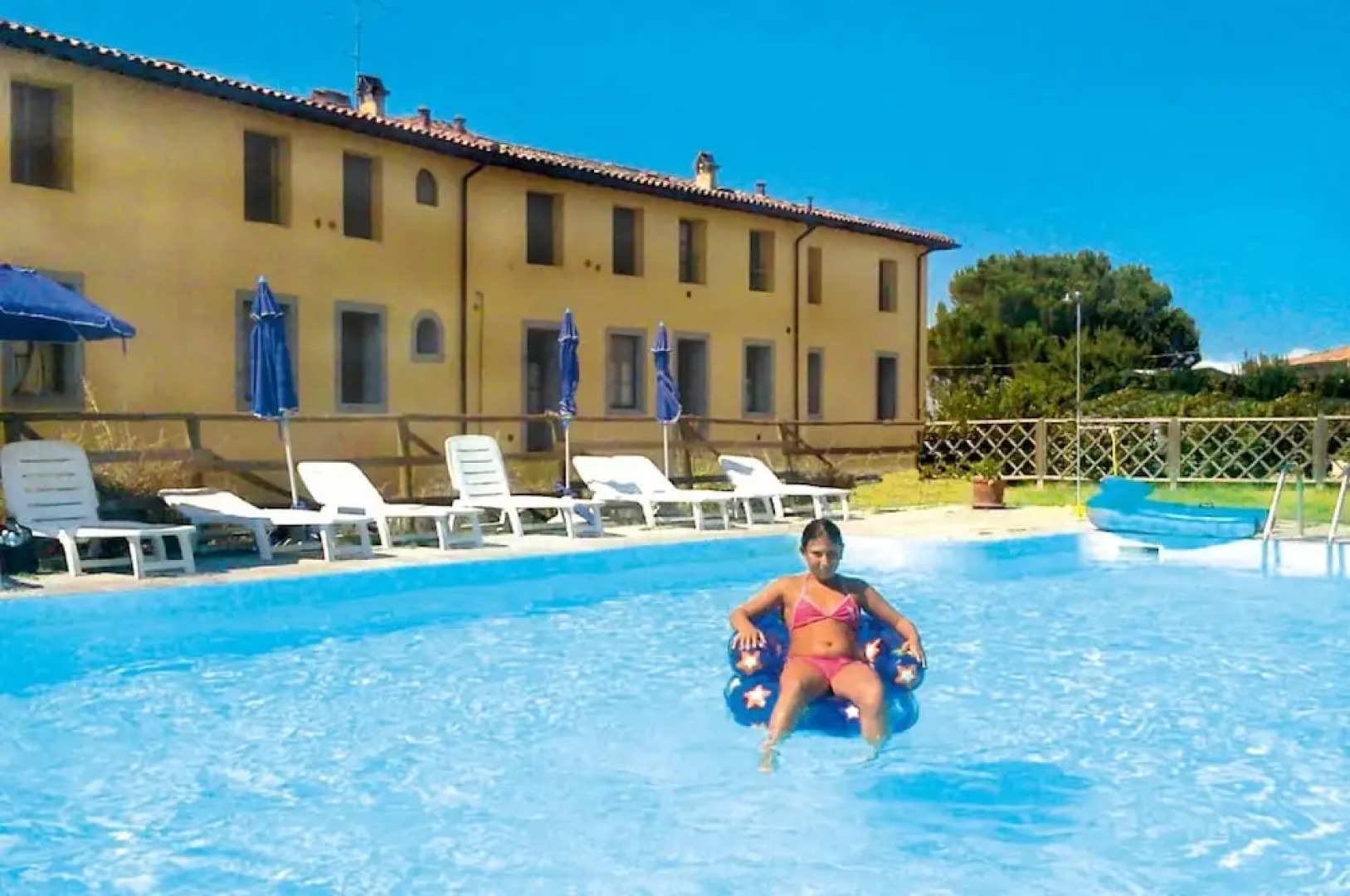 Giuly Rosselmini Residence