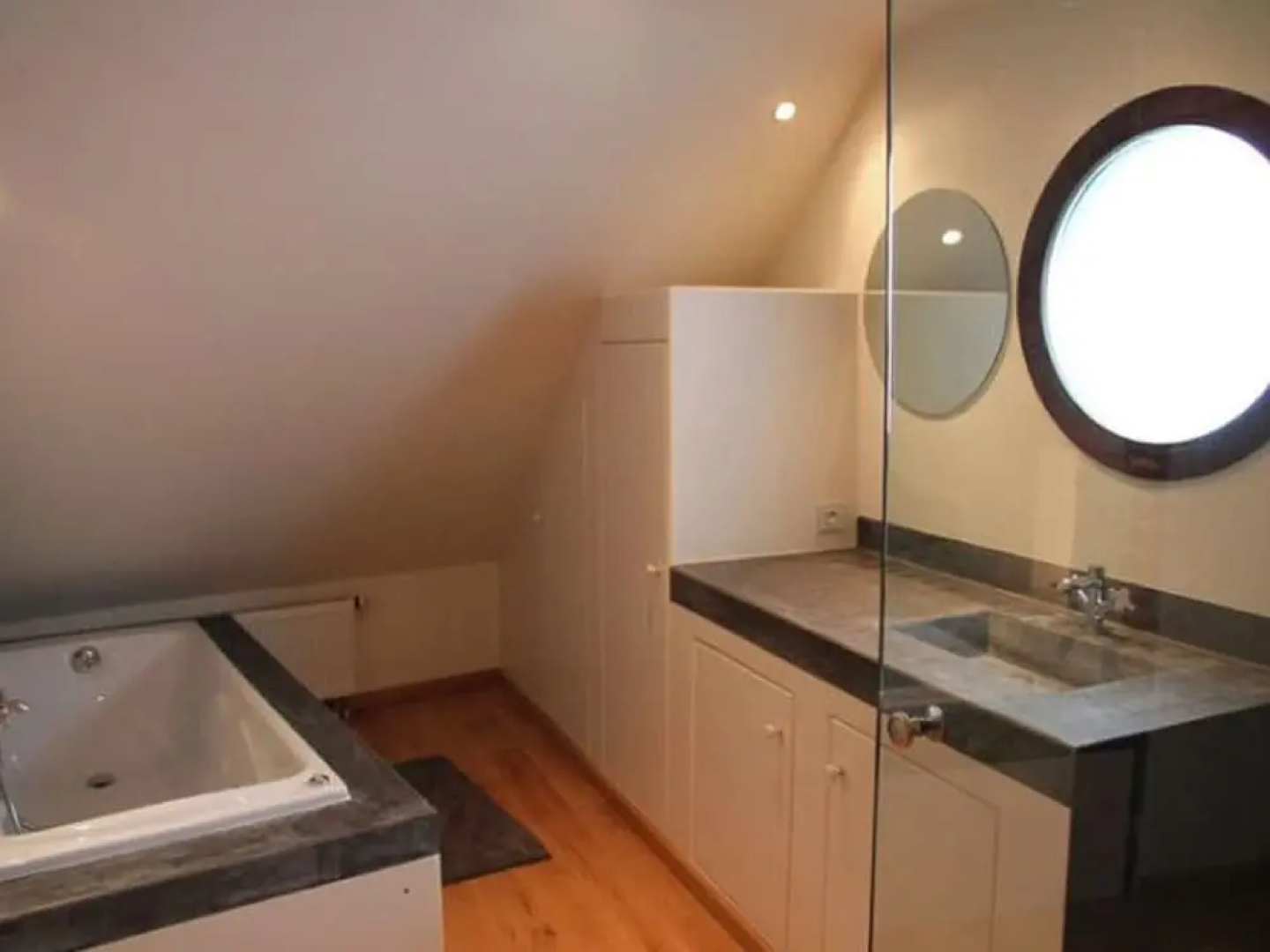 Attractive Holiday Home with Pool, Hot Tub, Fireplace near Spa