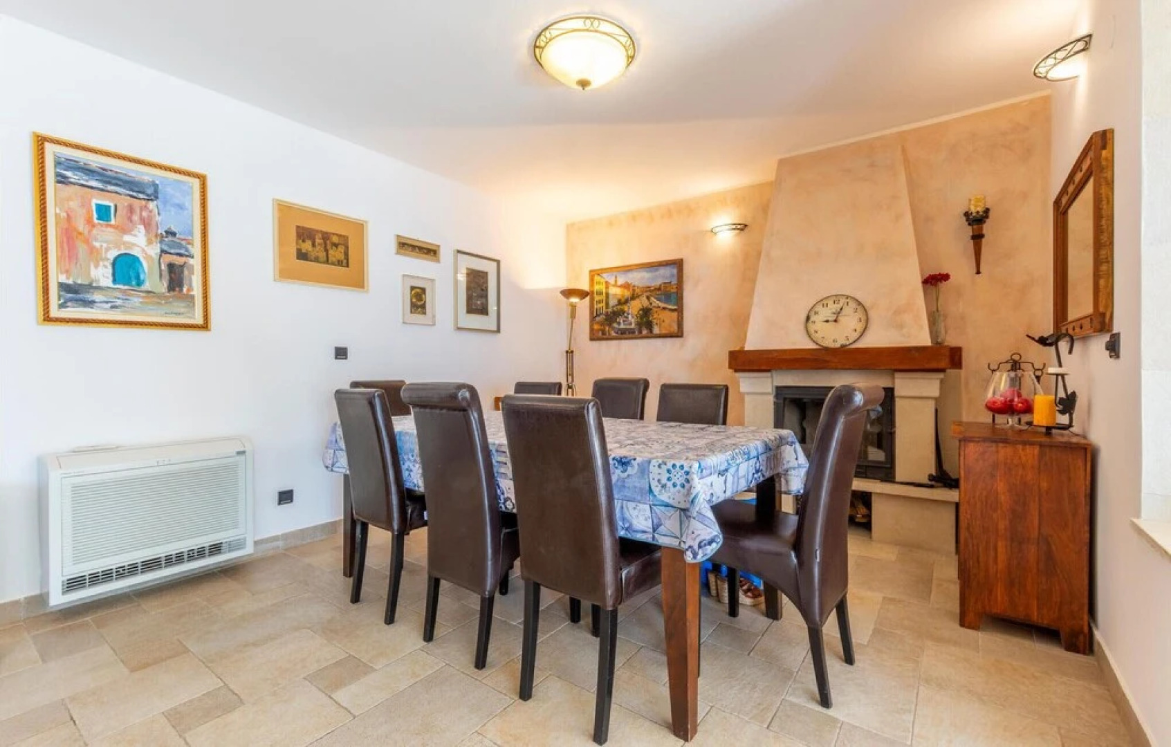 Beautiful Home in Mimice With Wifi and 3 Bedrooms