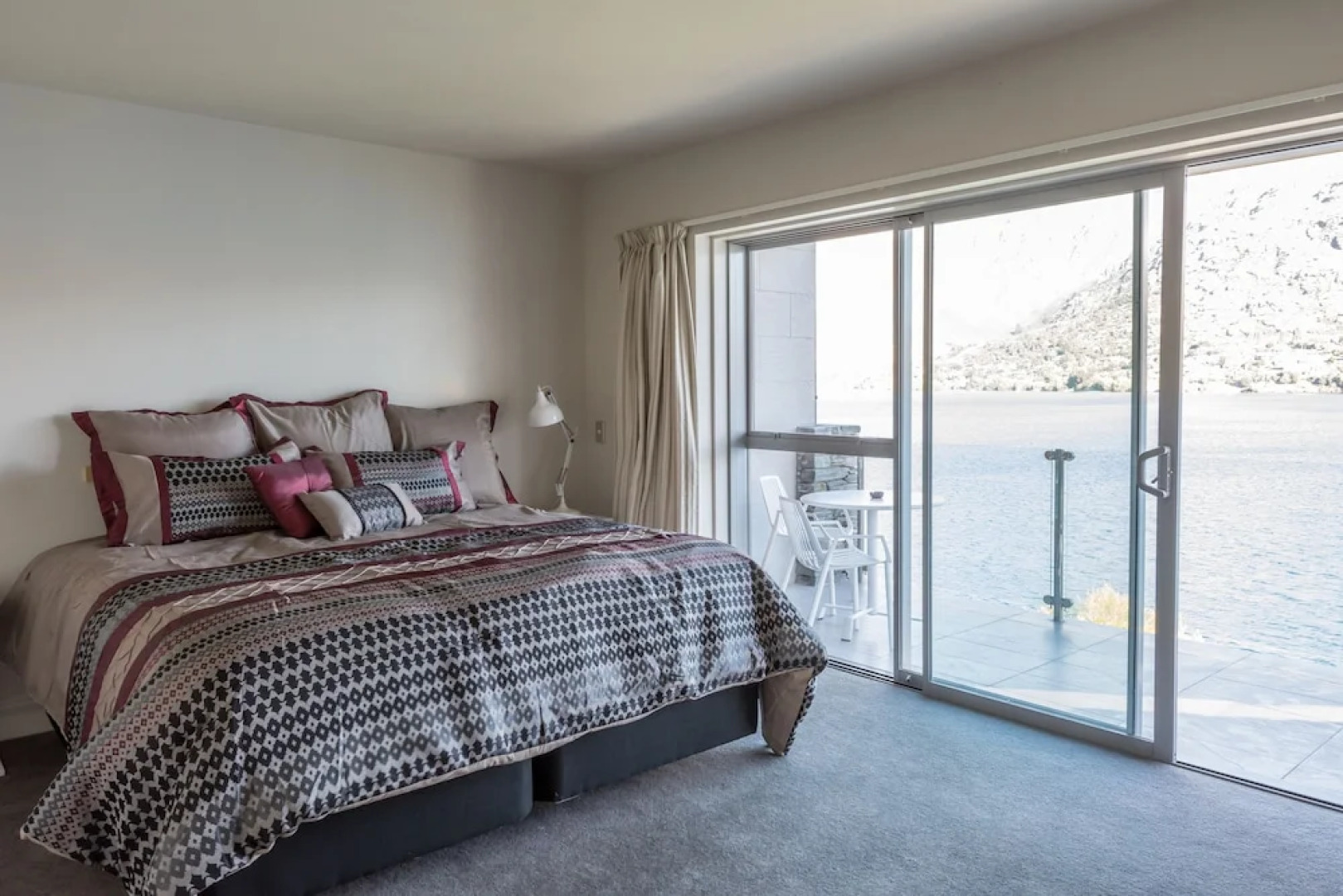 Luxury Lakefront Villas Queenstown