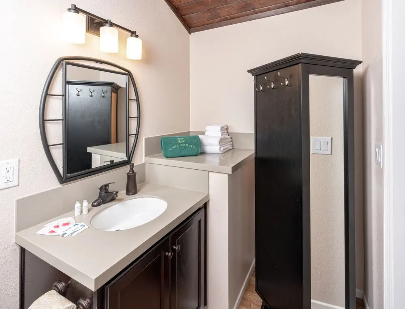 Cava Robles RV Resort