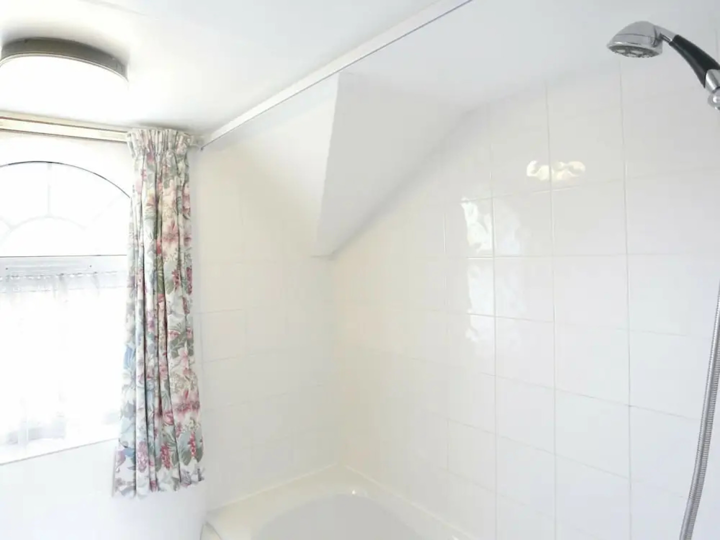 Beautiful Holiday Home in Felixstowe Near Beach