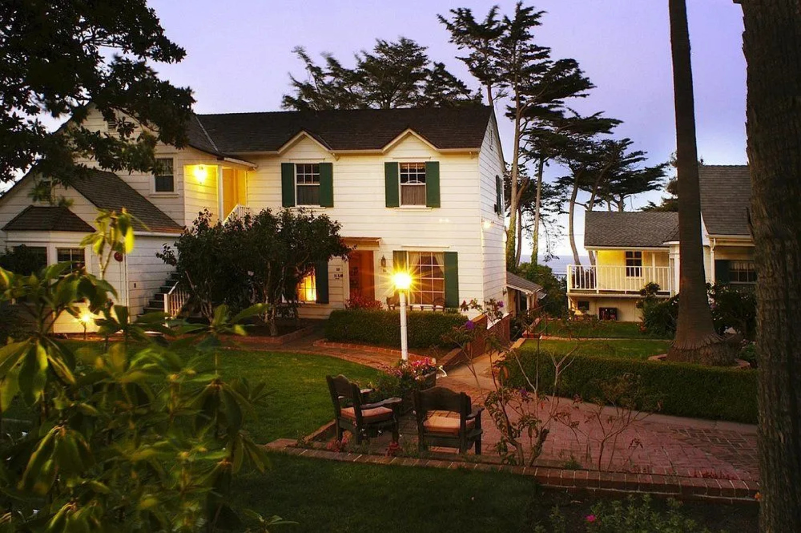 The Colonial Terrace