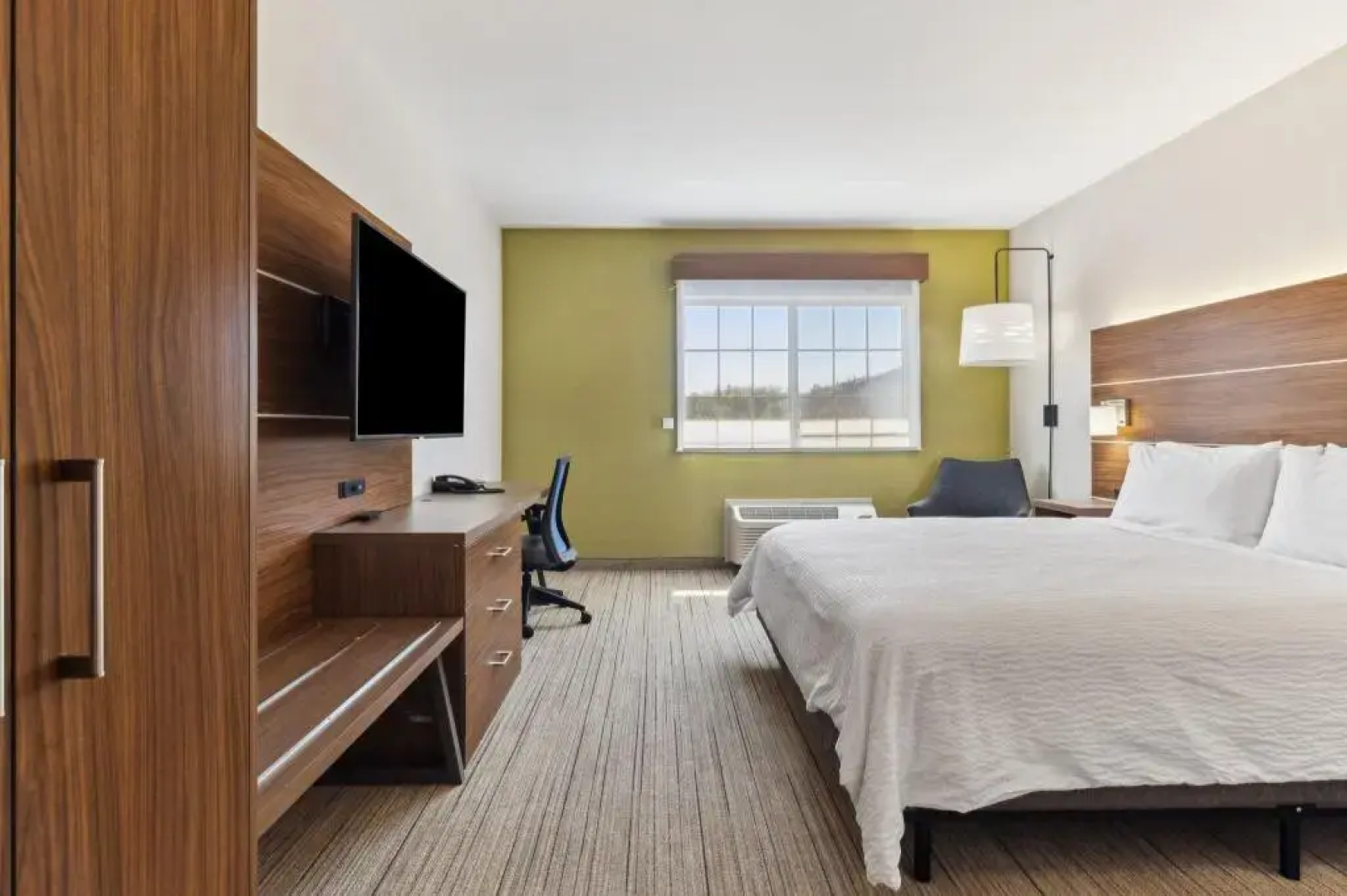 Holiday Inn Express & Suites Mountain View Silicon Valley by IHG