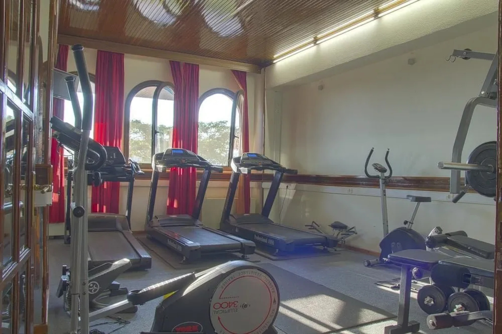 Arxhontiko Chris & Eve