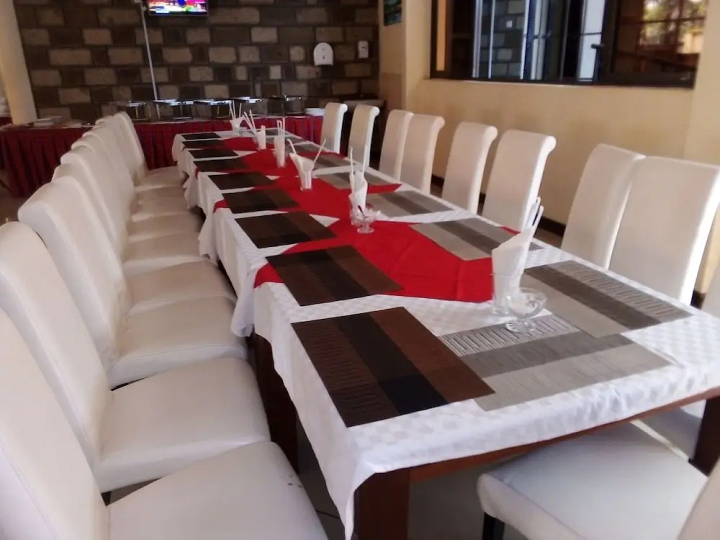 Vienna Woods Holiday Inn Limited