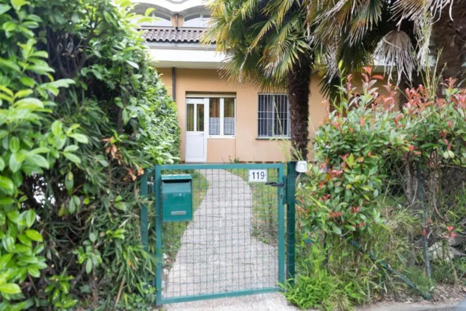 Nice Lake view apartment