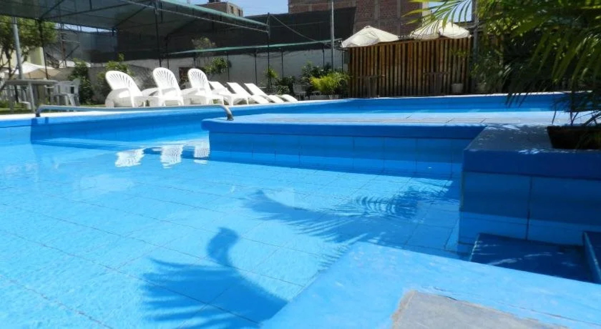 Hotel Holiday Suites