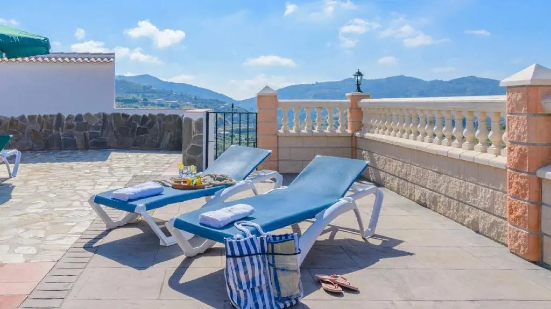 Villa Alejandro Sayalonga by Ruralidays