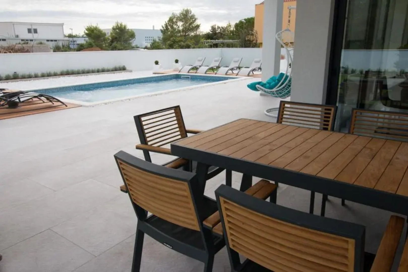 Villa Barako Prestige - 4 Bedroom Villa - Very Modern Interior - WiFi and Air Conditioning