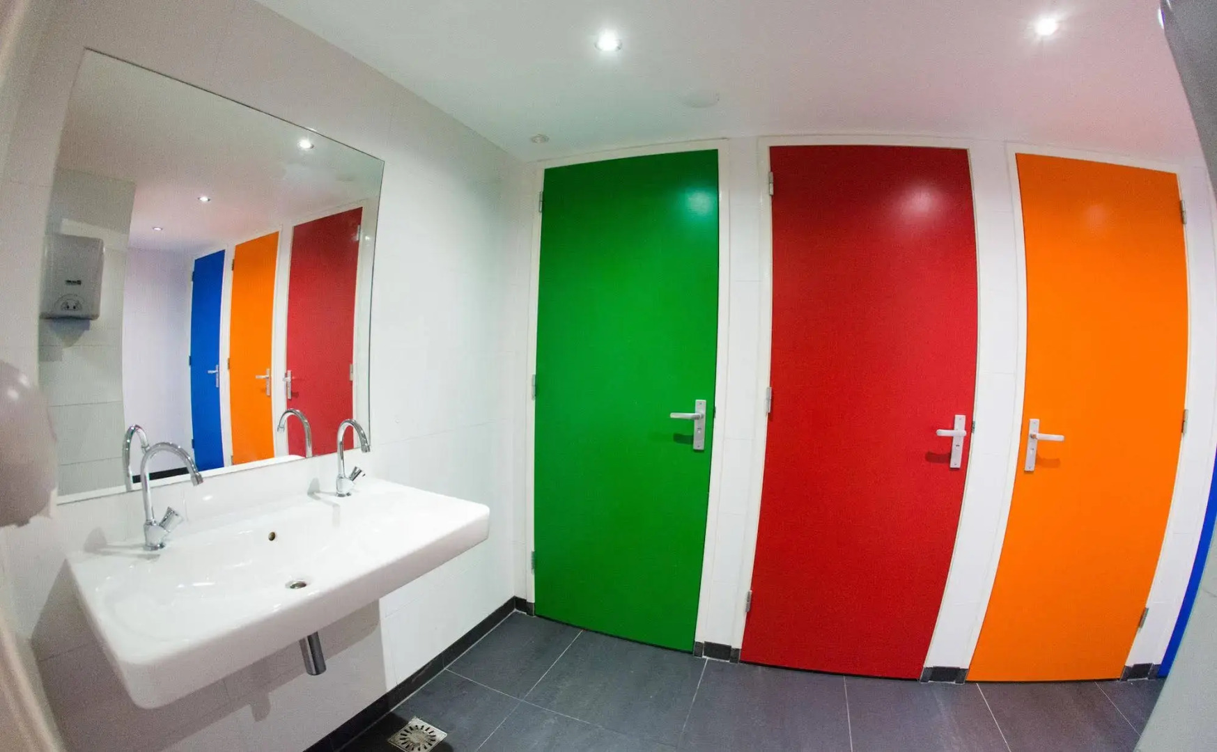 The Flying Pig Downtown Youth Hostel