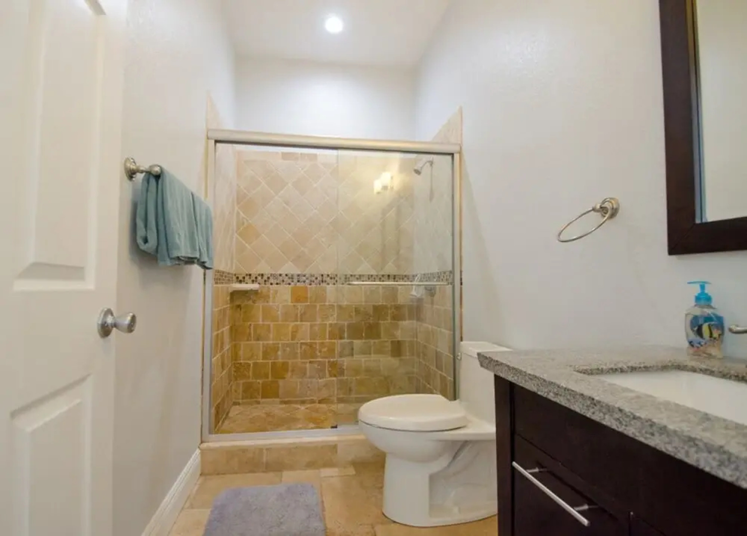 Vistalmar Three Bedroom Deluxe Apartment