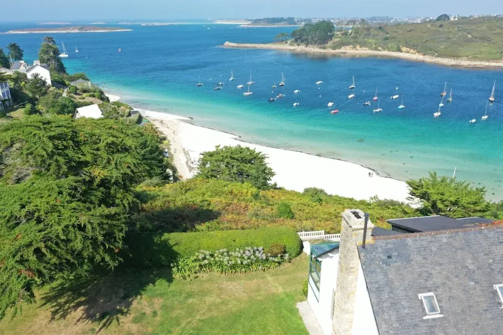 Superb sea View / Private Beach Access