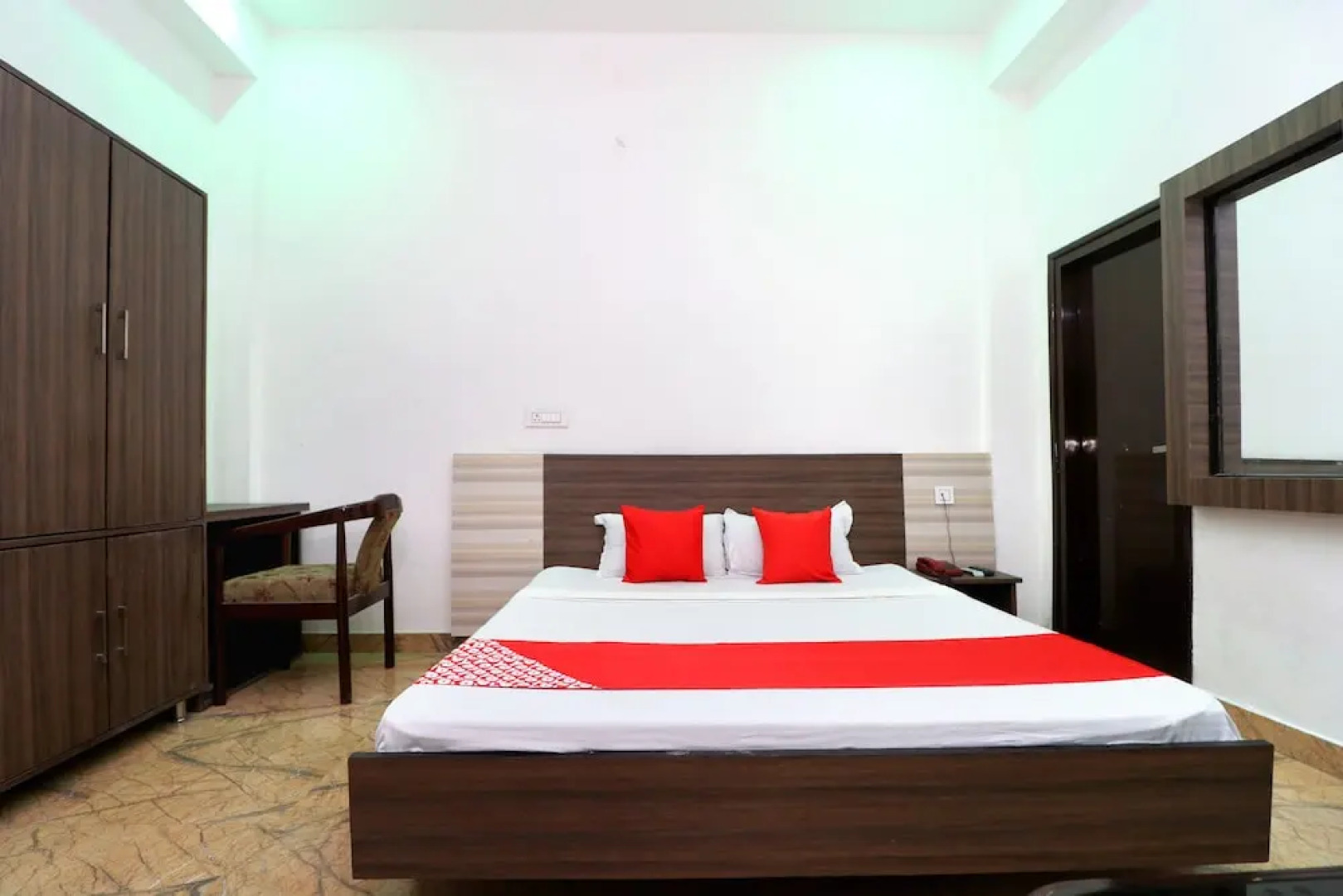 Hotel Sunview by OYO Rooms