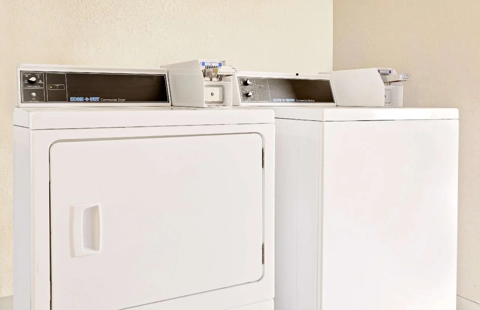 Super 8 by Wyndham Decorah