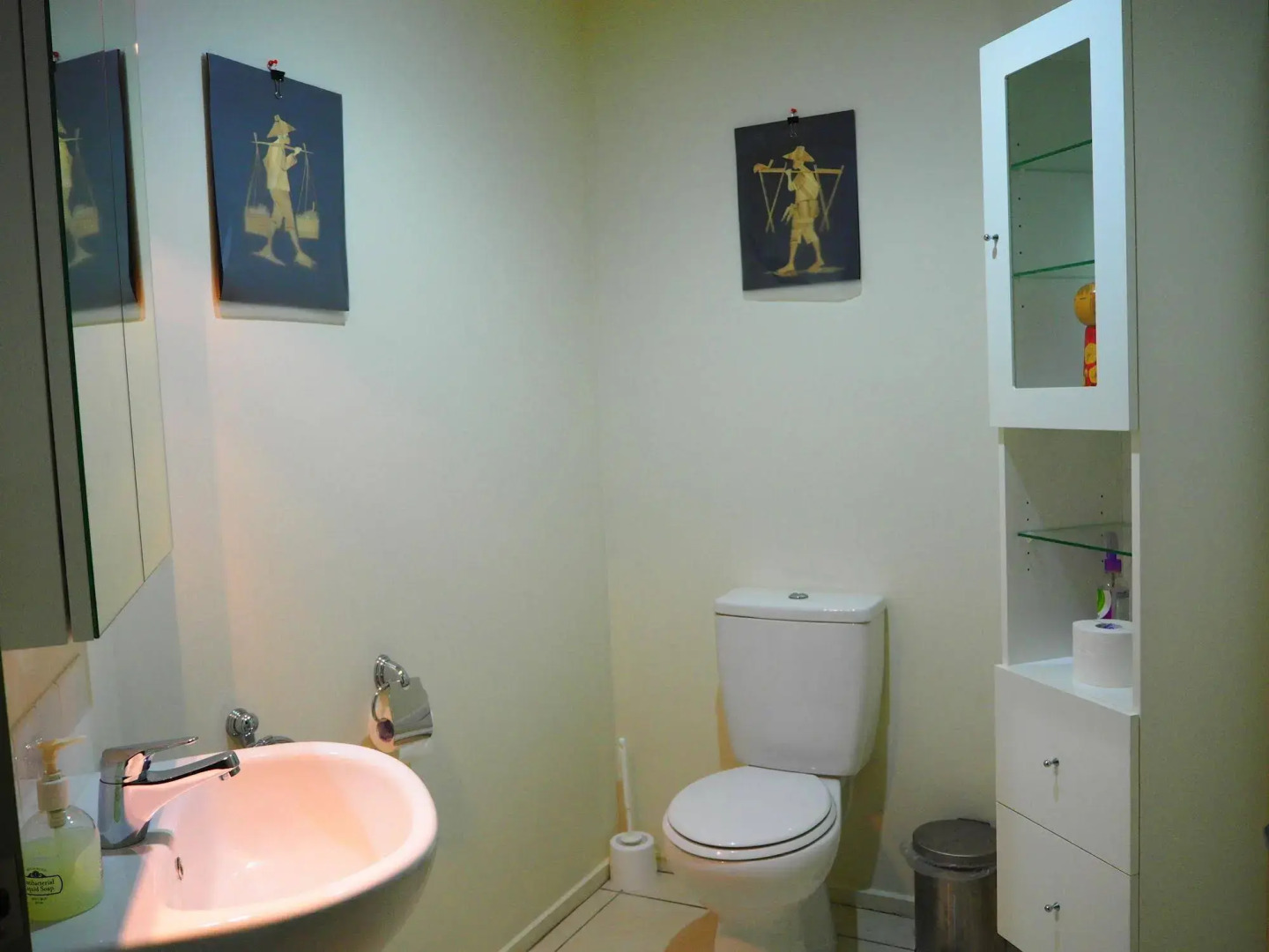 M&Y Airport Guest House (Red)