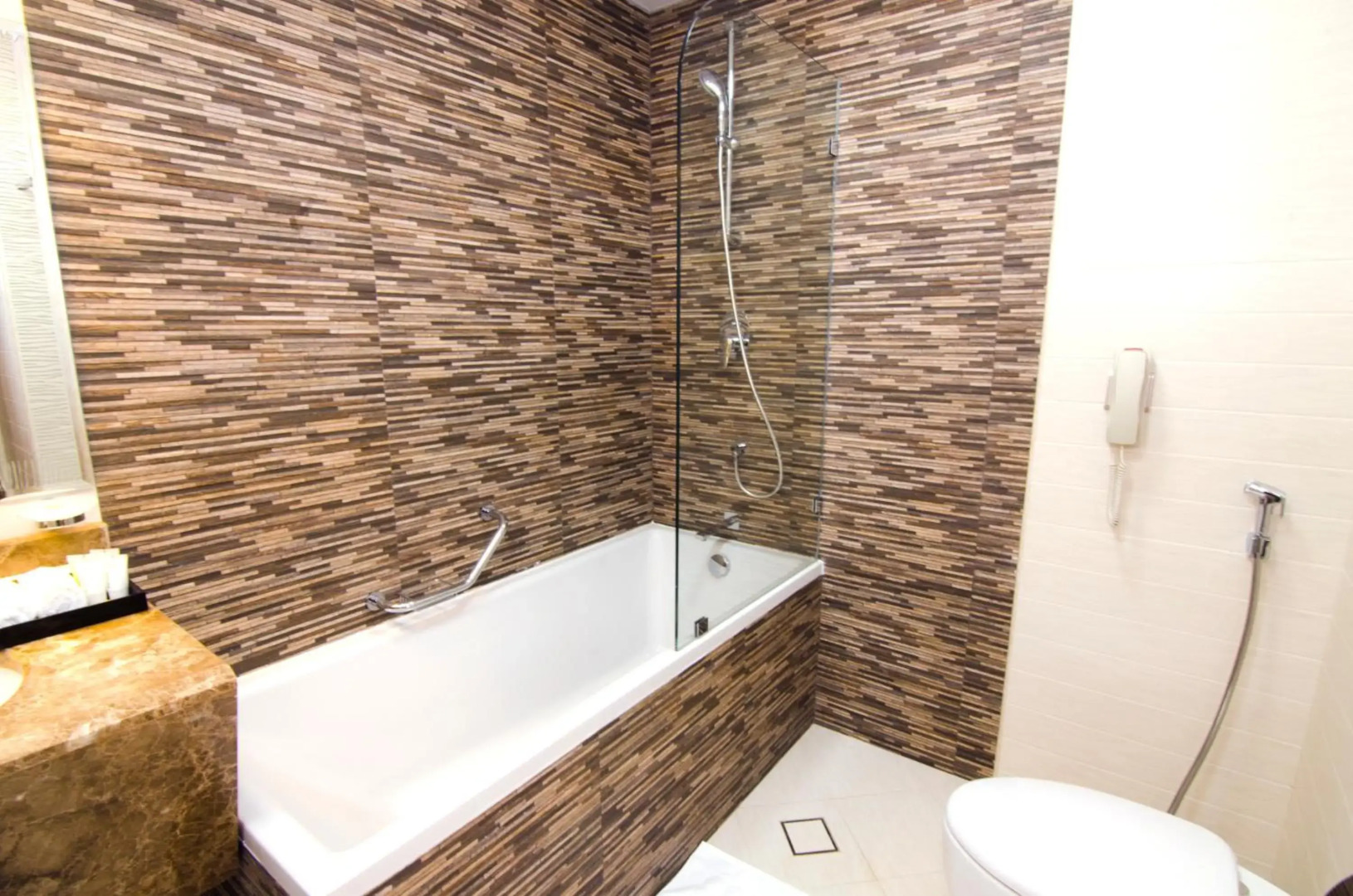 Al Murooj Grand Hotel