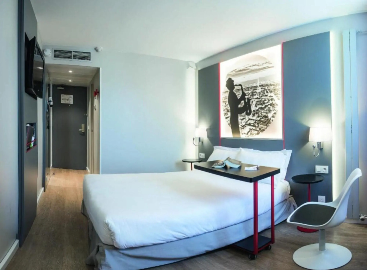 Kyriad Paris Nord Porte de Saint Ouen Hotel 