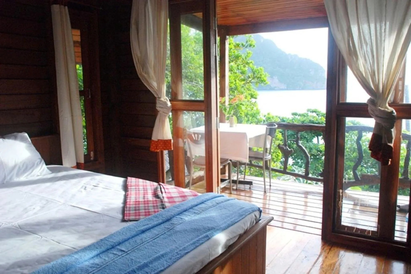 Phi Phi Sunset Bay Resort