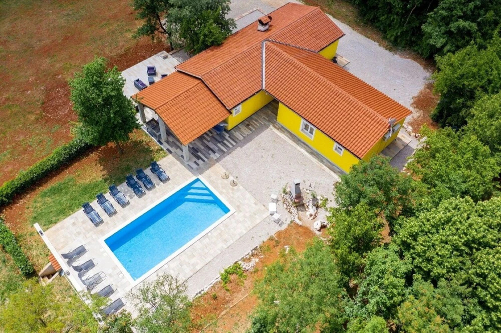 Vladimirg - Surrounded by Nature - H