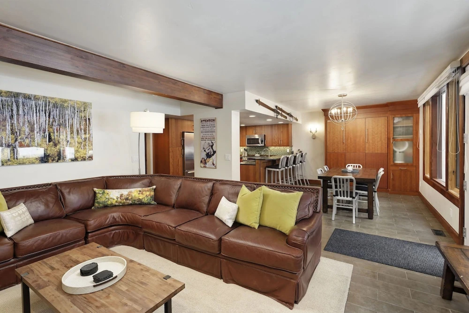 Fifth Avenue Condominiums by Frias