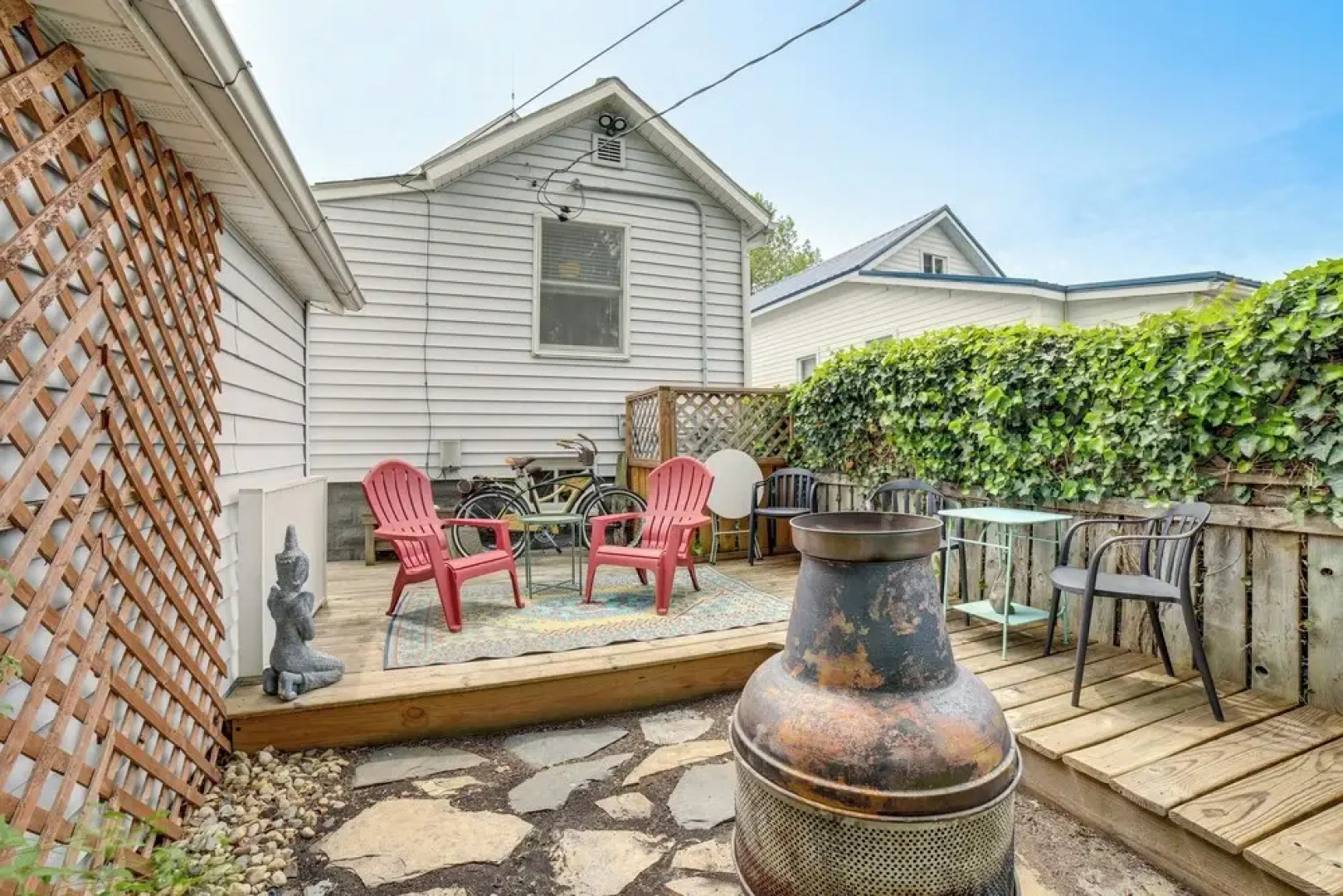 Grand Haven Getaway < 1 Mi to Lake Michigan!