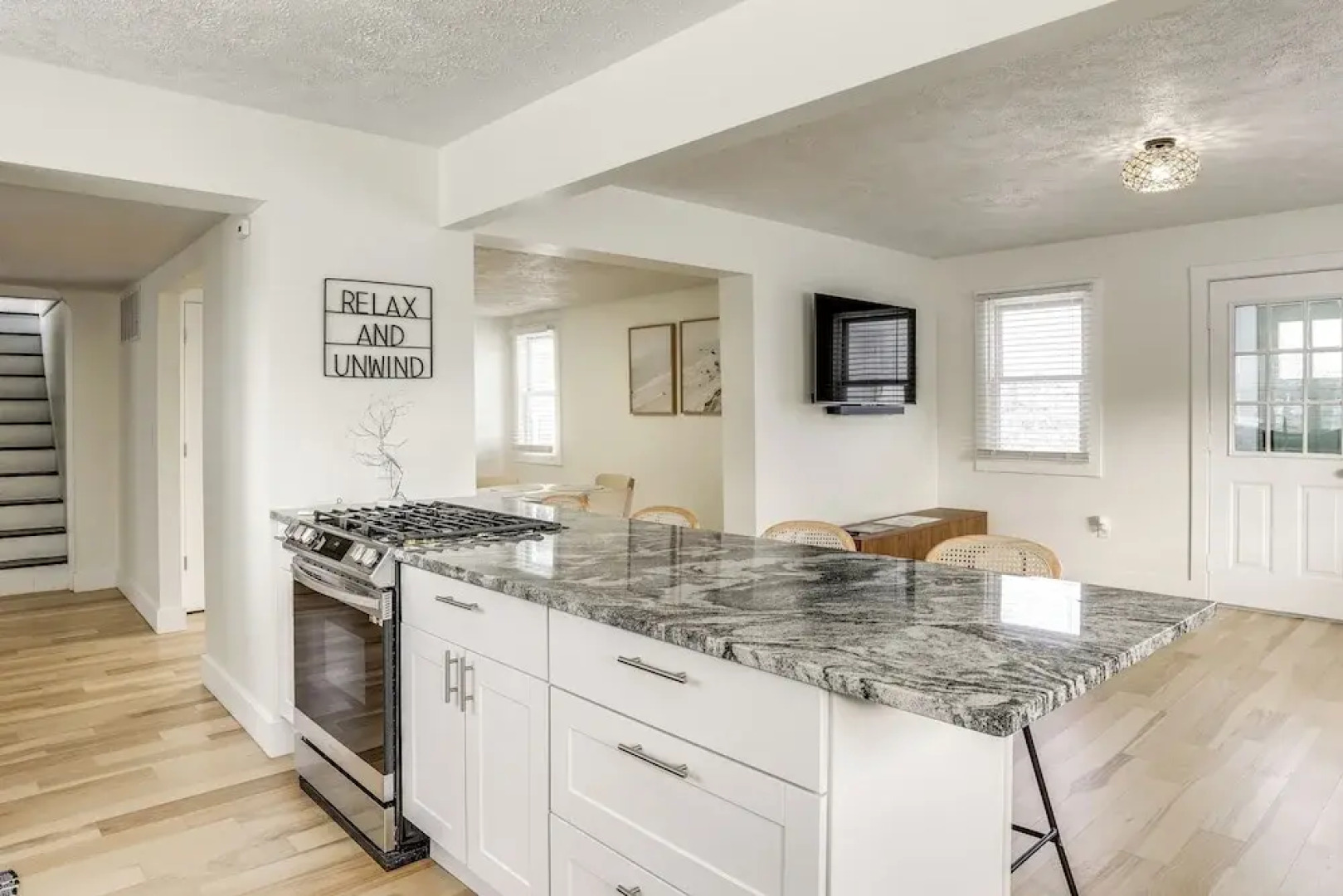 Serene South Haven Retreat w/ Deck: 1 Mi to Dtwn!