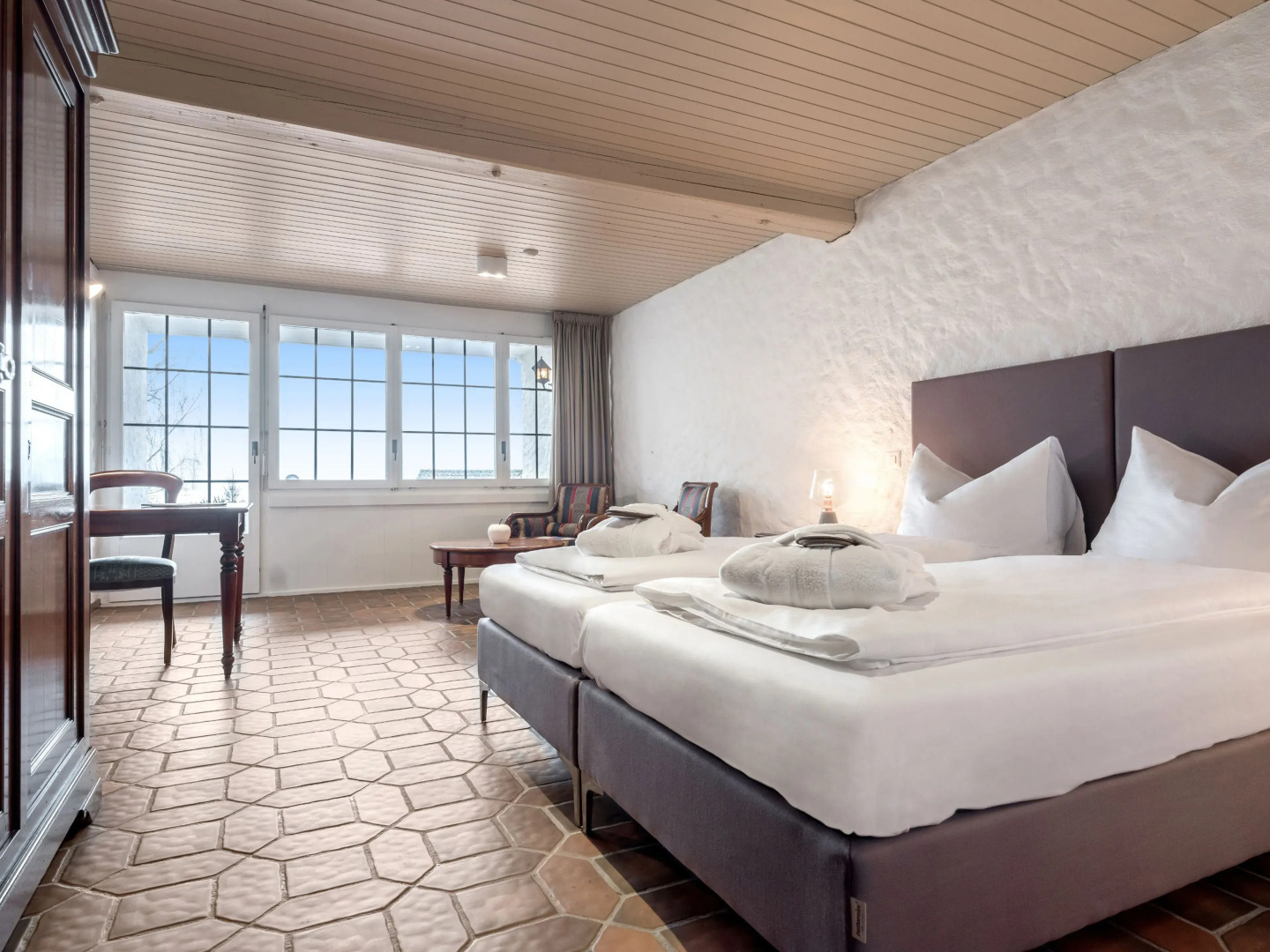 Swiss-Chalet Merlischachen - Romantik Schloss-Hotel am See